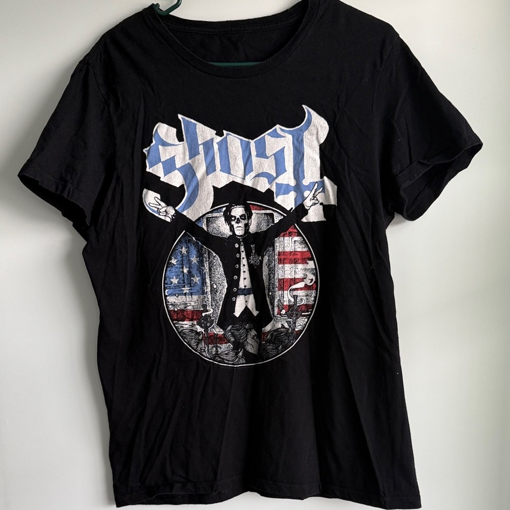 Black Graphic T-Shirt with Skull Design